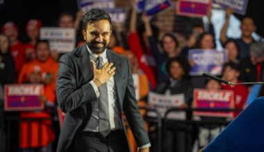 Maher Pushes Back On Khanna Defense Of Mamdani