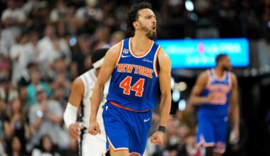 Knicks fans pack Plaza 33 as New York rallies behind Finals run