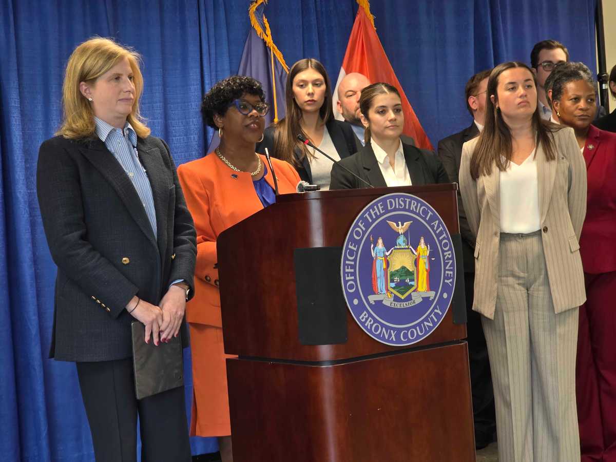 Bronx DA Darcel Clark and NYPD Commissioner Tisch dismantle major drug trafficking ring operating out of The Hub – Bronx Times