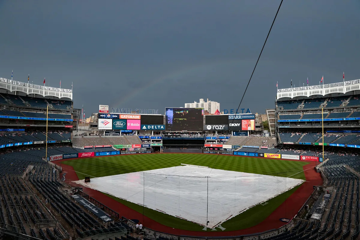 Yankees, Red Sox in rain delay on Saturday night