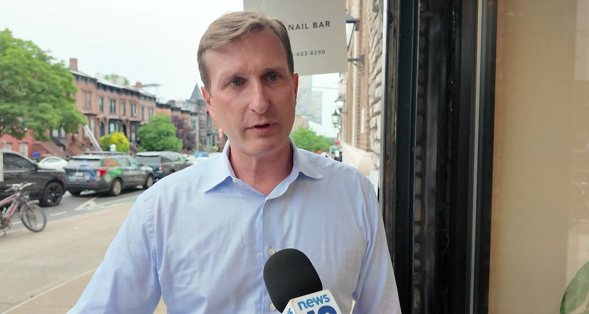 News 12 | Bronx | Park Slope Coffee Shop Faces Backlash After Banning Rep Dan Goldman Over Israel Stance