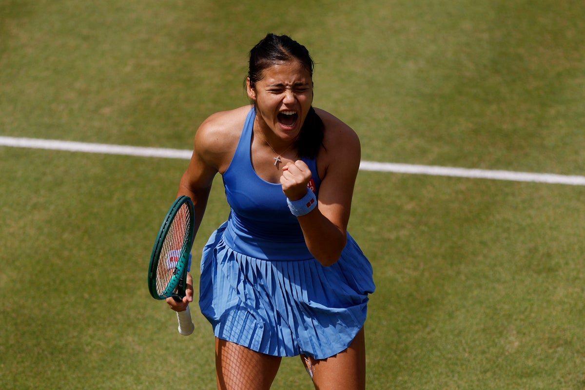 Emma Raducanu battles into Queen’s semi-finals despite injury scare