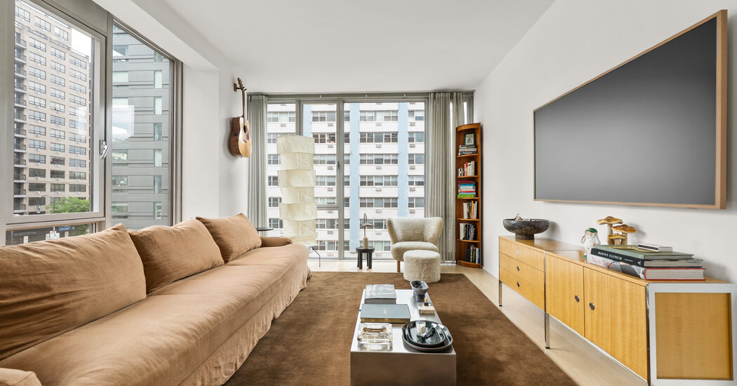 Homes for Sale in Manhattan and Brooklyn