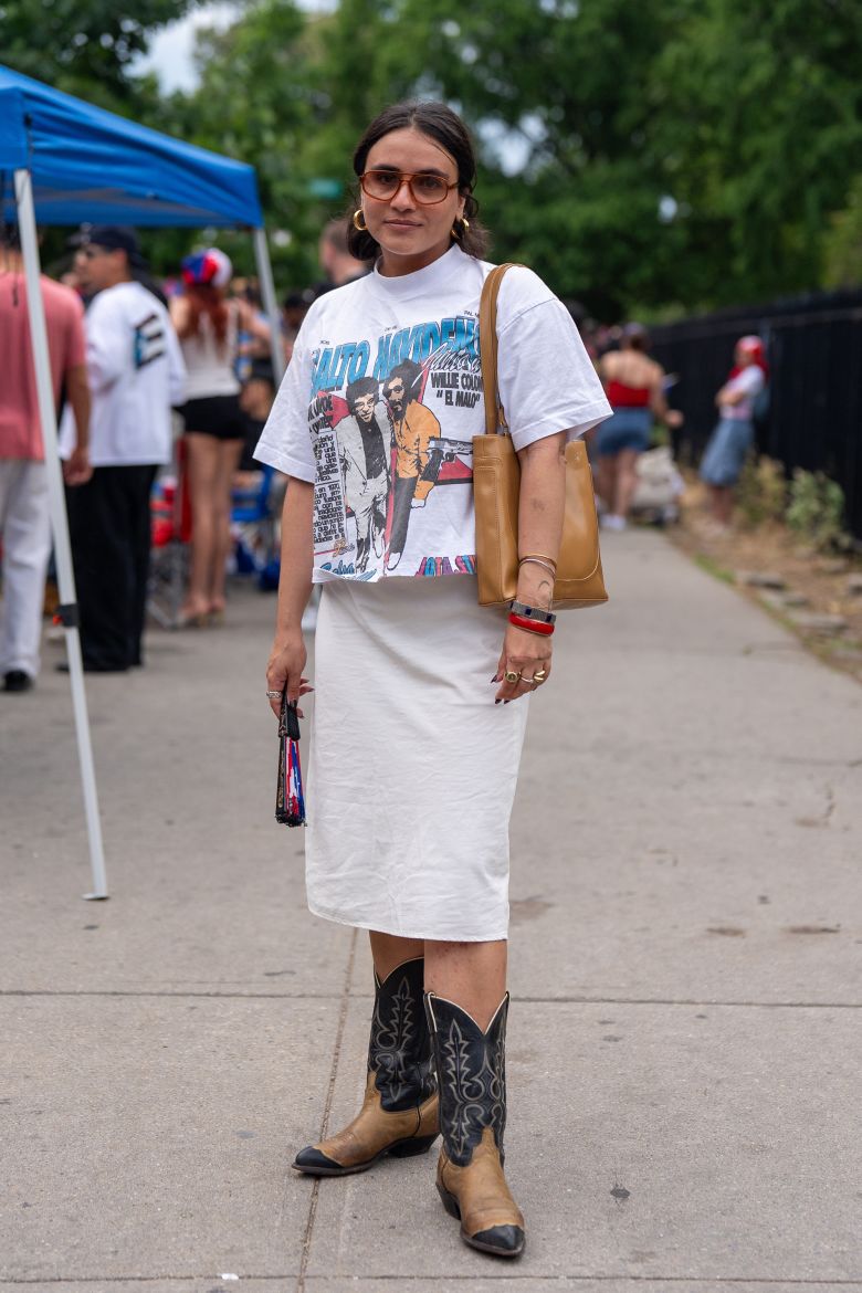 Bianca attends the Puerto Rican Day parade in a more subtle look, wearing a vintage t-shirt featuring salsa music legends Hector Lavoe and Willie Colón.