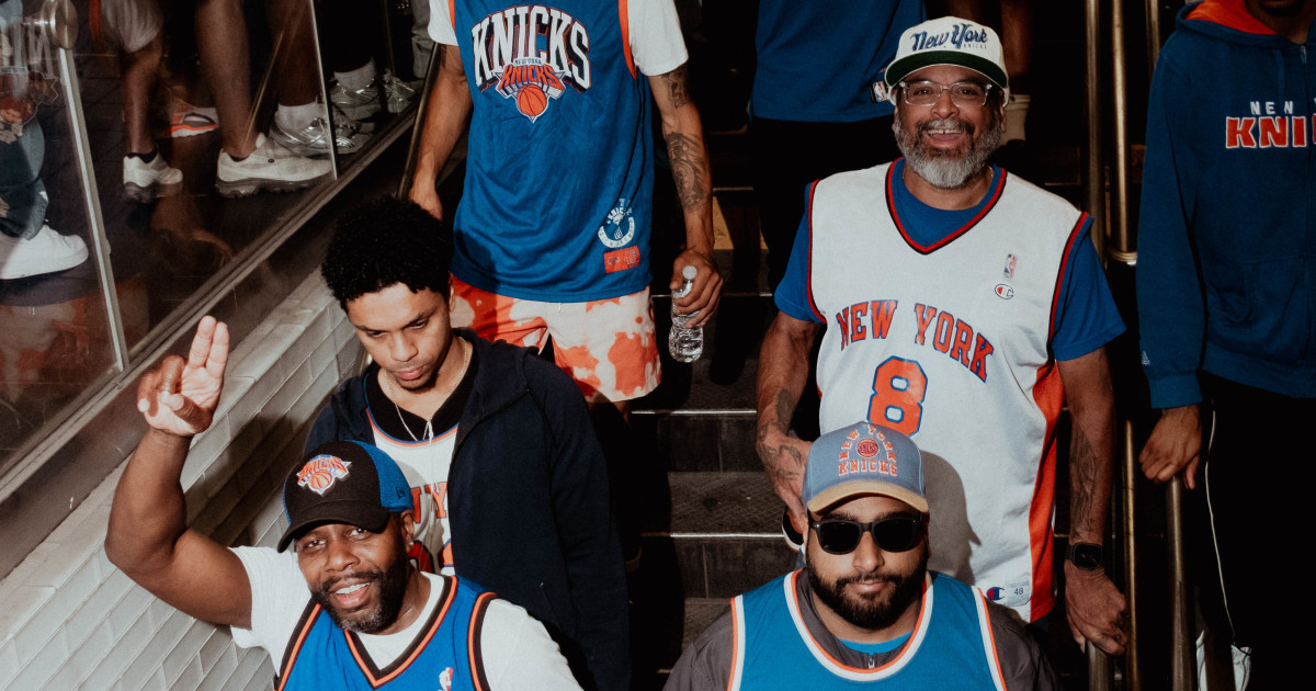 Knicks fans flood Manhattan for a joyous championship parade