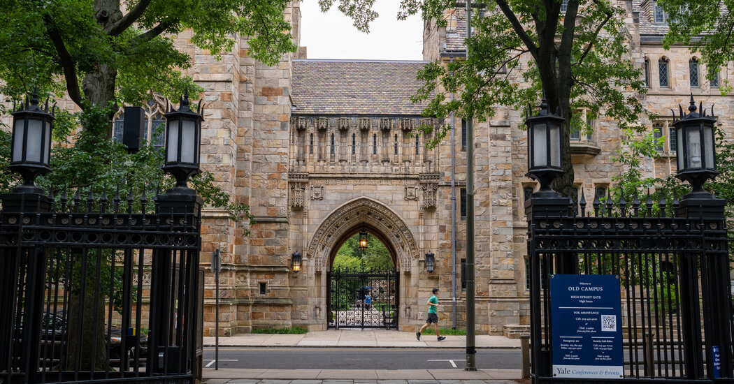 Yale Seeks Trump Administration Deal in Inquiry Over Race and Admissions