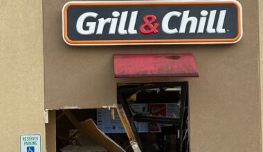 Car crashes into Kansas Dairy Queen