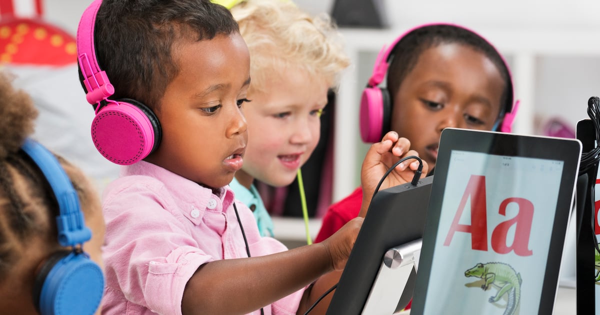 New York teachers union backs screen and AI limits for young students