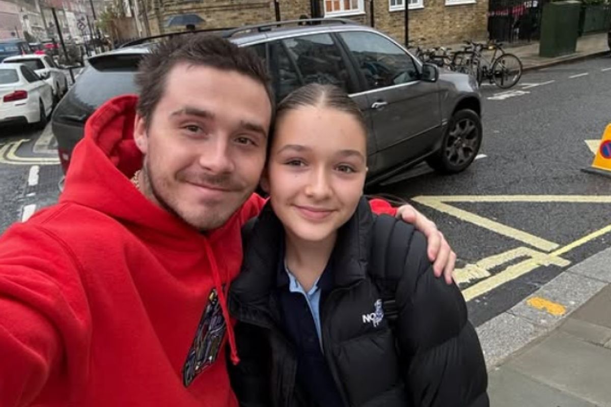 Brooklyn and Harper Beckham