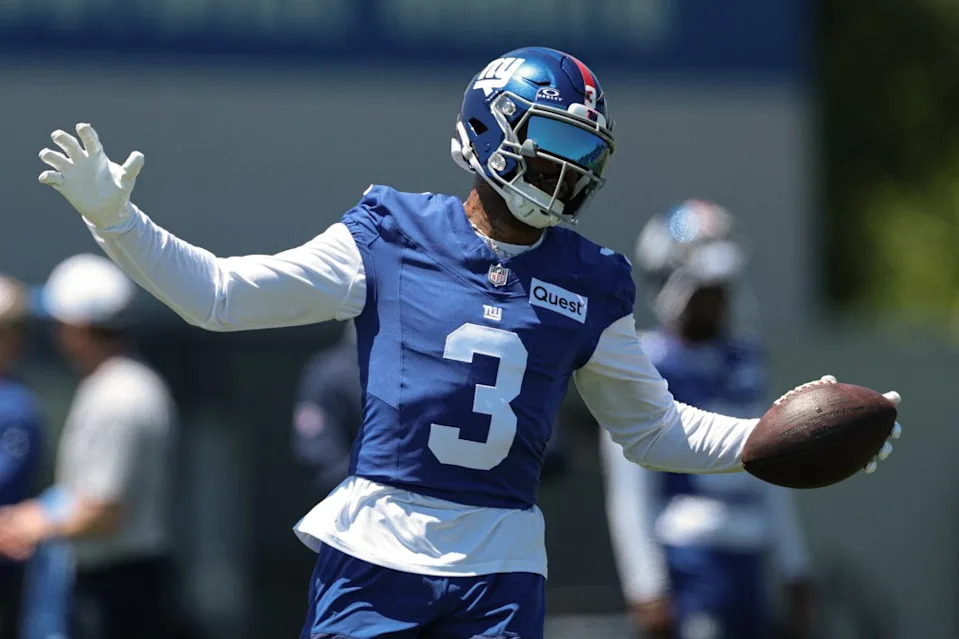 <a class="link " href="https://sports.yahoo.com/nfl/teams/ny-giants/" data-i13n="sec:content-canvas;subsec:anchor_text;elm:context_link" data-ylk="slk:New York Giants;sec:content-canvas;subsec:anchor_text;elm:context_link;itc:0" data-yga="{"yLinkElement":"context_link","yModuleName":"content-canvas","yLinkText":"New York Giants","ySubModuleName":"anchor_text","yHasCommerce":false}">New York Giants</a> wide receiver Odell Beckham Jr. (3) participates in drills during organized team activities at Quest Diagnostics Training Center on June 3. IMAGN IMAGES via Reuters Connect