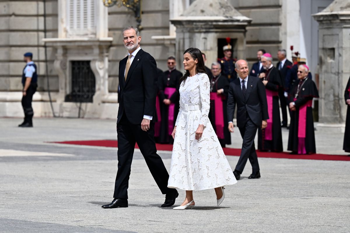 Wearing the Vatican's rare Privilege of White, Queen Letizia chose an elegant lace dress for her meeting with Pope Leo XIV.