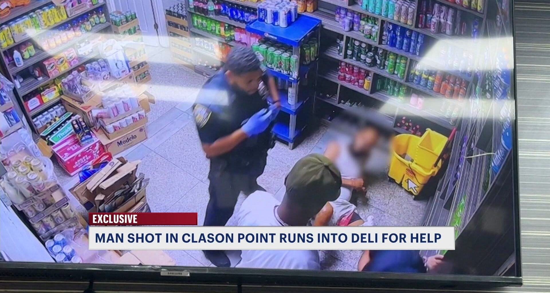 News 12 | Bronx | 50 Year Old Man Shot In Clason Point