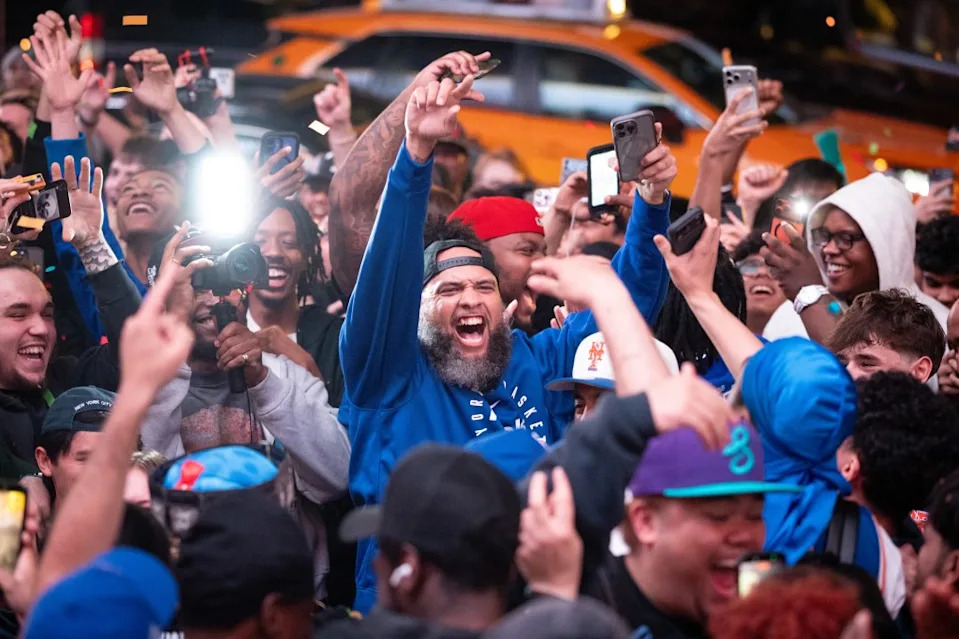 utside Madison Square Garden Knicks fans celebrate winning game 4 of the Eastern conference finals against the Cleveland Cavaliers. Aristide Economopoulos for NY Post