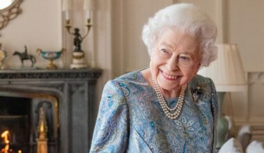 Paul Burrell Shares a Memorable Moment in Queen Elizabeth's Bedroom