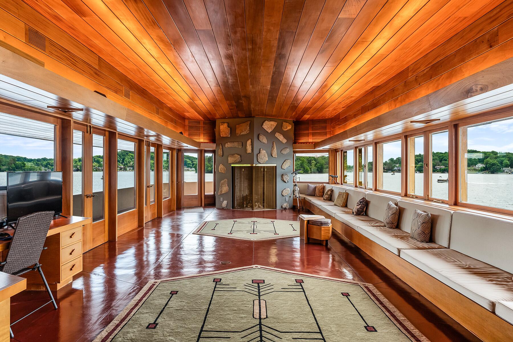 3_New York_Mahopac_The Frank Lloyd Wright interior_David S. Allee_DS206819_David S
