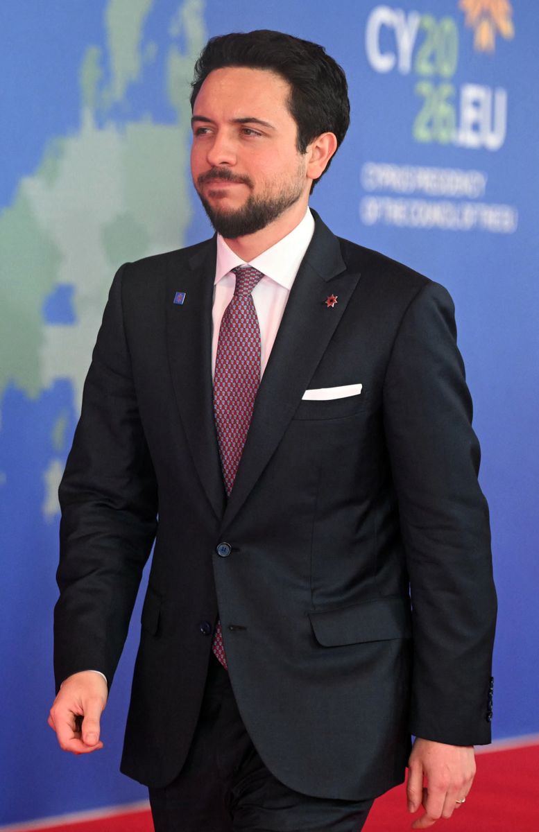 Queen Rania celebrates Crown Prince Hussein's 32nd birthday with a sweet family photo