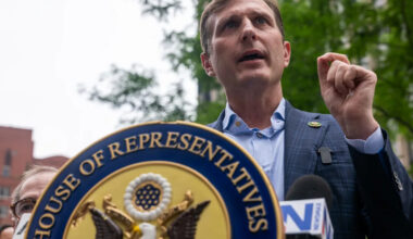 Justice Department opens civil rights probe after NYC coffee shop bans congressman over Israel support