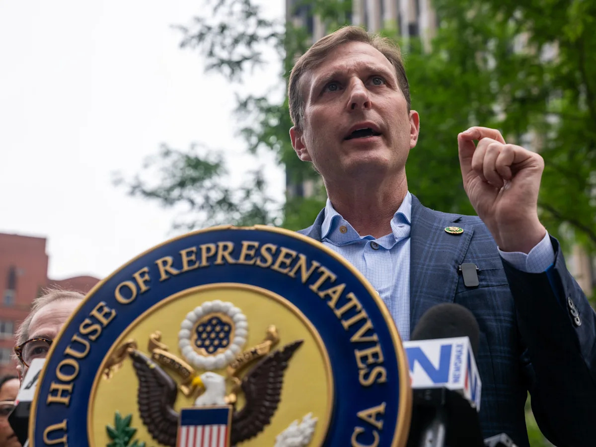 Justice Department opens civil rights probe after NYC coffee shop bans congressman over Israel support