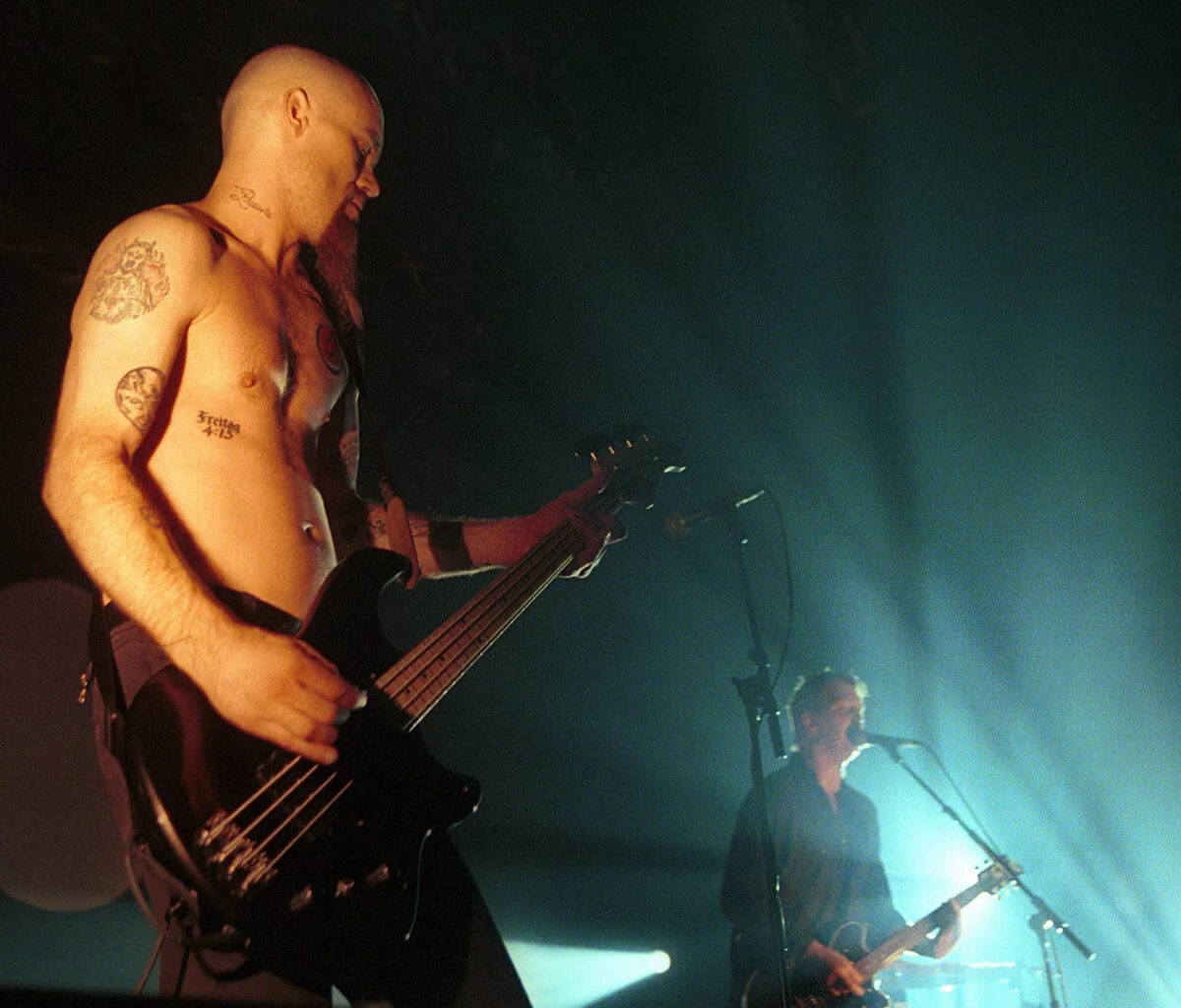 90s Rock Band Queens of the Stone Age Plays 'Run Pig Run' Live for First Time Since 2008