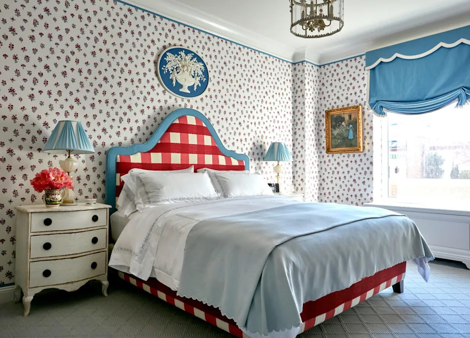 Anthony Baratta designed guest bedroom in Manhattan apartment