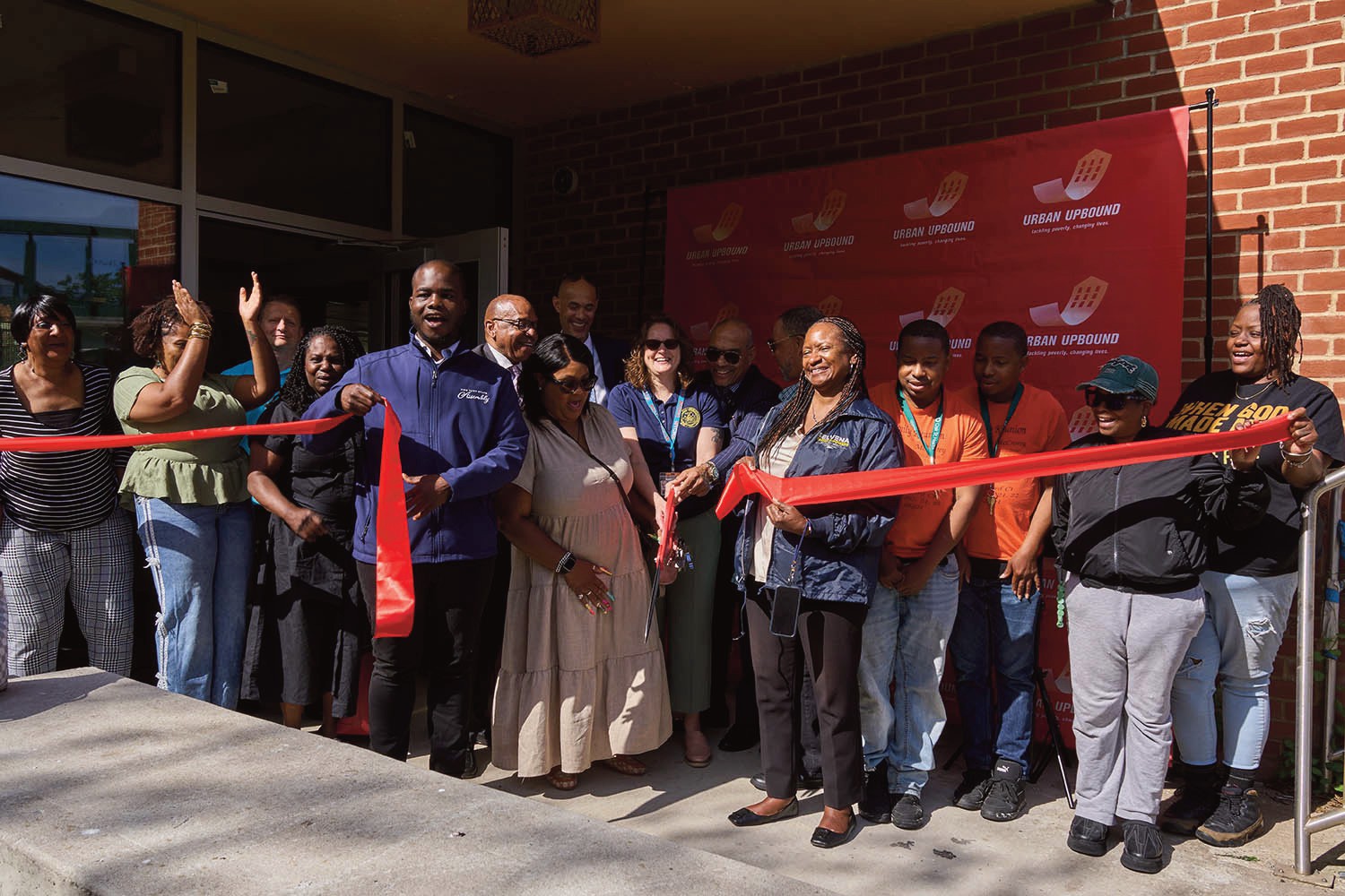 Today, May 29, Urban Upbound announced the grand opening of its new service center located within the Hammel Houses, marking a major expansion of its foot­print on the Rockaway Peninsula and strengthening access to critical economic mo­bility services for NYCHA residents and the surrounding communities.