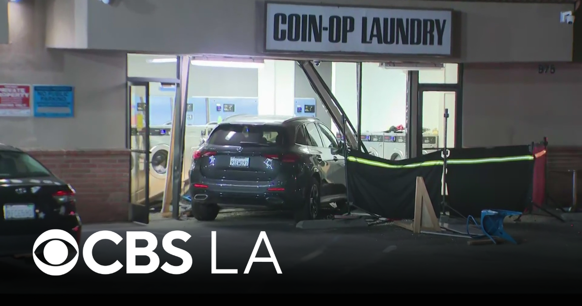 1 person killed after SUV crashes into laundromat in Manhattan Beach