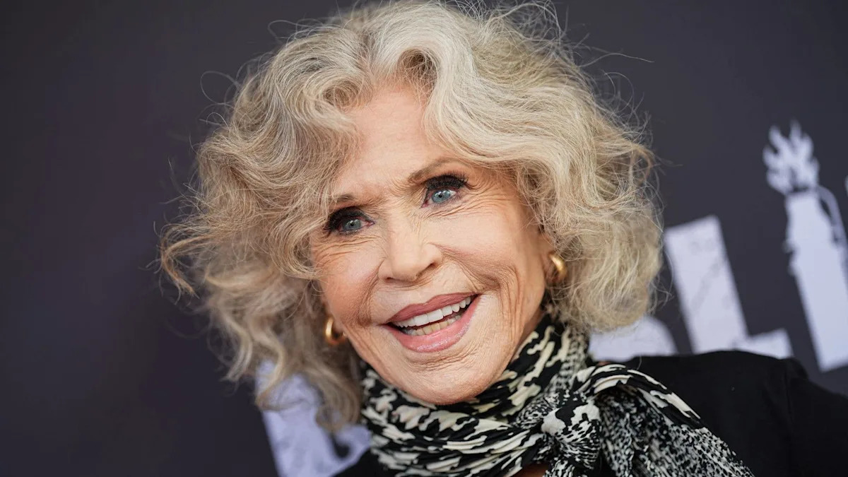 Jane Fonda, 88, stuns with radiant silver curls at New York premiere