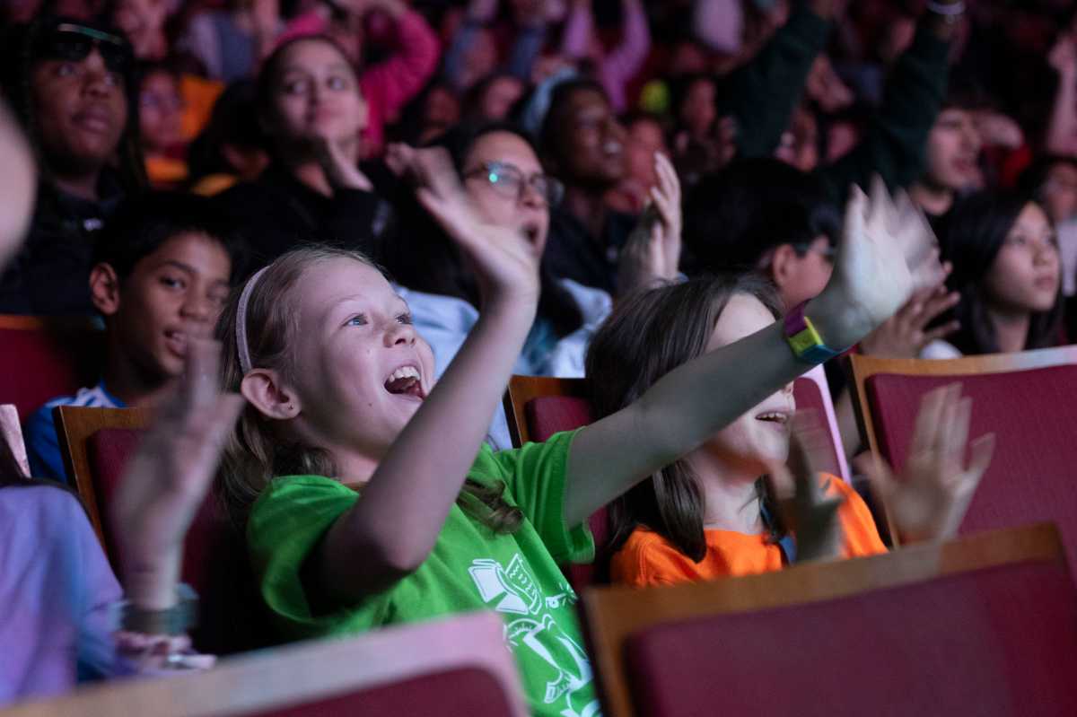‘Creating the Magic’: NYC students get behind the scenes look at Broadway’s ‘& Juliet’ – QNS