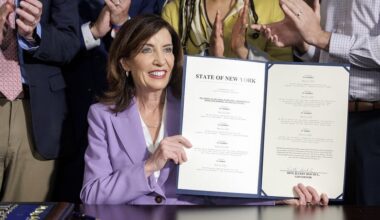 Hochul signs $269 billion budget with new pied-à-terre tax for NYC