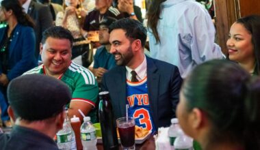 Mamdani reacts to viral ‘my mayor Muslim’ chant from Knicks fan – NBC New York