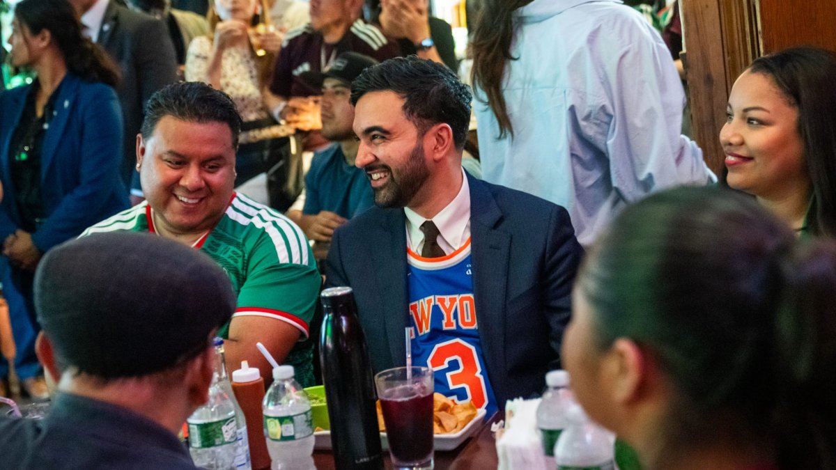 Mamdani reacts to viral ‘my mayor Muslim’ chant from Knicks fan – NBC New York