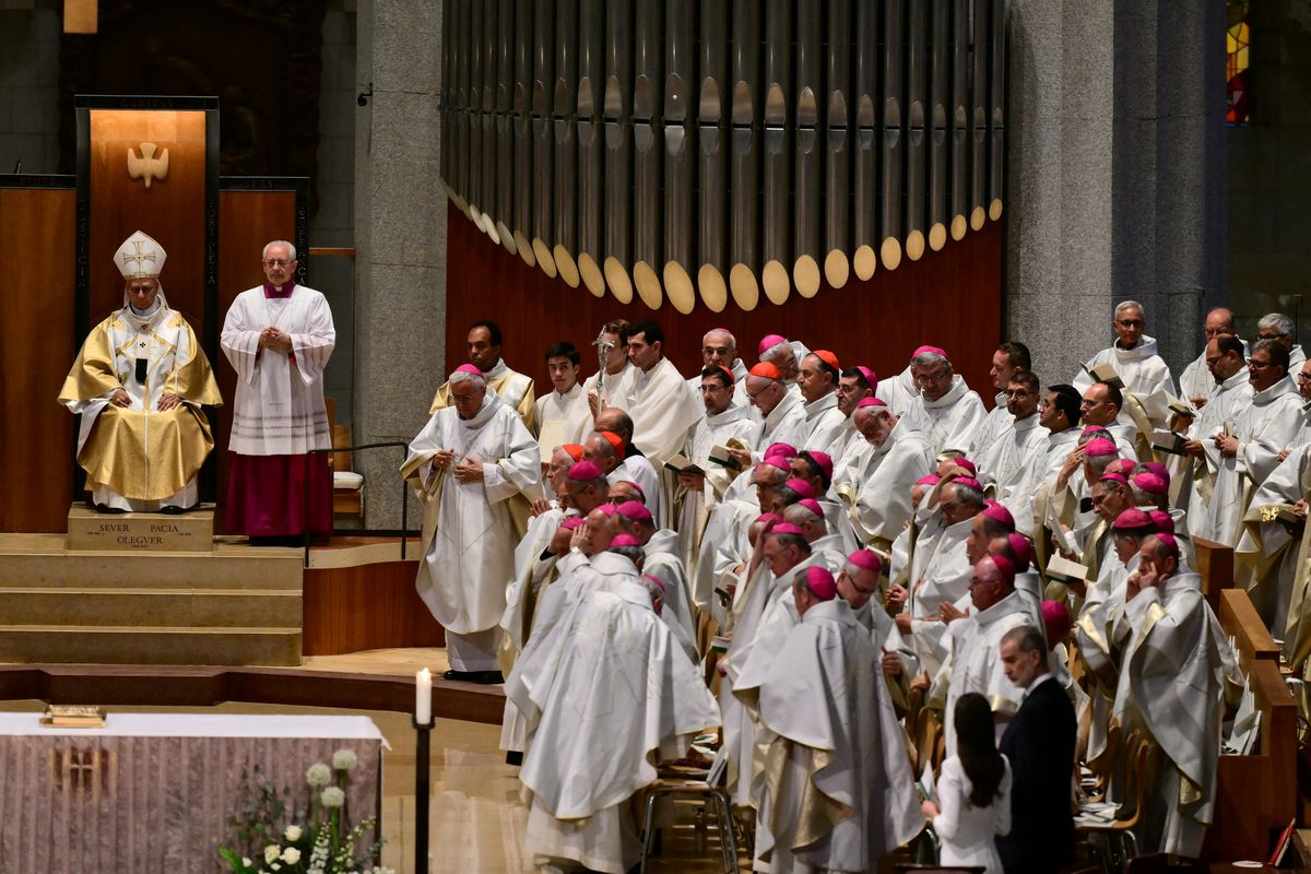 Pope Leo XIV visits Antoni Gaudí's tomb inside the basilica and pays tribute to the visionary architect.