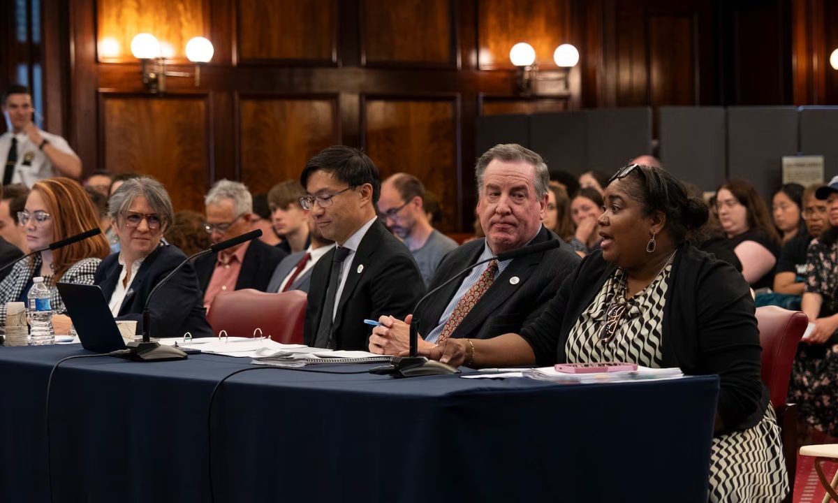 NYC Delays School AI Guidance After Backlash