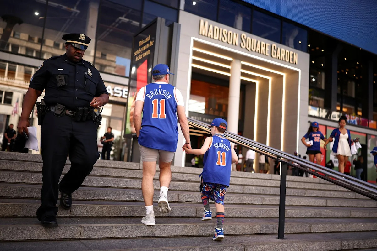 Knicks fever is taking over New York City, with a presidential visit, soaring ticket prices and a 13-game win streak