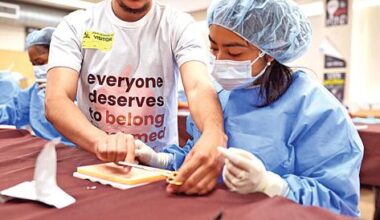 Students get a crash course in vet medicine |