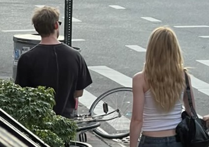 JOE ALWYN AND SARAH PIDGEON APPEAR TO BE MORE THAN FRIENDS: Brooklyn romance brewing