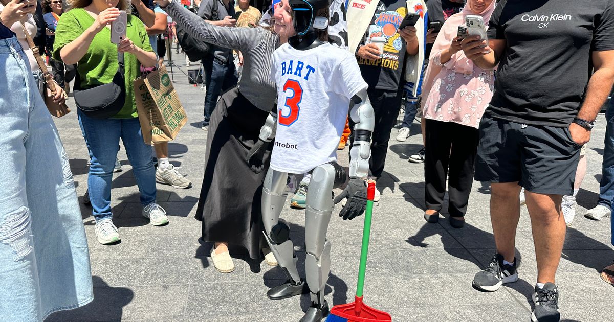 Knicks fever sweeps New York for Game 3 of the NBA Finals against the Spurs :: WRAL.com
