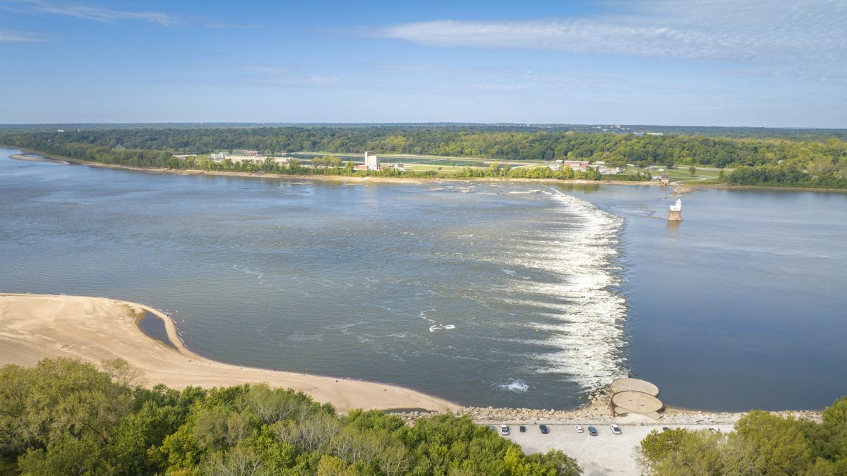 Brooklyn Park teacher taking 1,000 mile Mississippi River canoe trip to help students experience the outdoors | The Mighty 790 KFGO