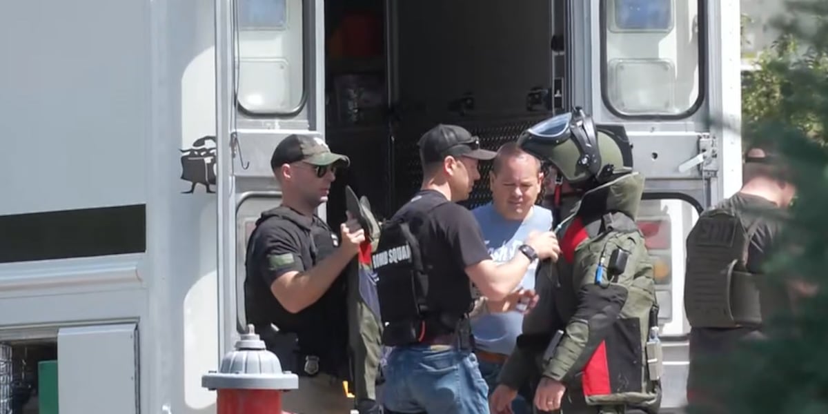 Possible explosive package prompts evacuations in Brooklyn Heights
