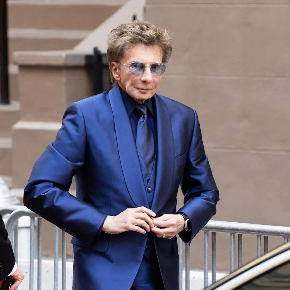 Barry Manilow is seen arriving to Clive Davis' Memorial held at Central Synagogue in Manhattan on June 29, 2026 in New York City.