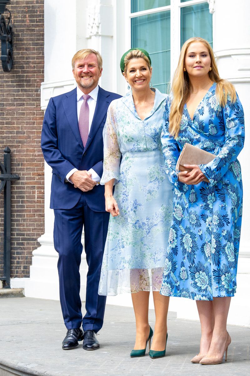 King Willem-Alexander, Queen Máxima, and Princess Amalia attended the Council of State meeting honoring outgoing Vice-President Thom de Graaf.