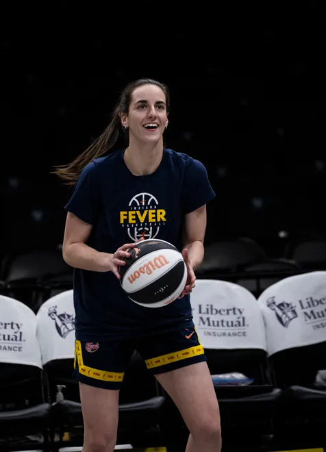 NEW YORK, NEW YORK - JUNE 6: Caitlin Clark #22 of the Indiana Fever warms up prior to the game against the New York Liberty at Barclays Center on June 6, 2026, in New York City. NOTE TO USER: User expressly acknowledges and agrees that, by downloading and/or using this Photograph, User is consenting to the terms and conditions of the Getty Images License Agreement. (Photo by Michelle Farsi/Getty Images)