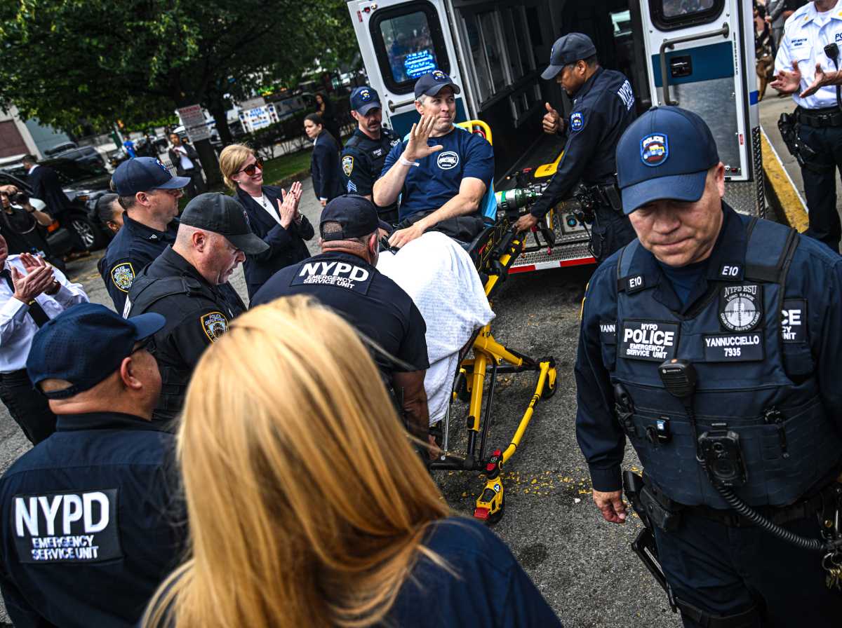 NYPD detective shot during Brooklyn standoff with gunman released from hospital with hero’s tribute
