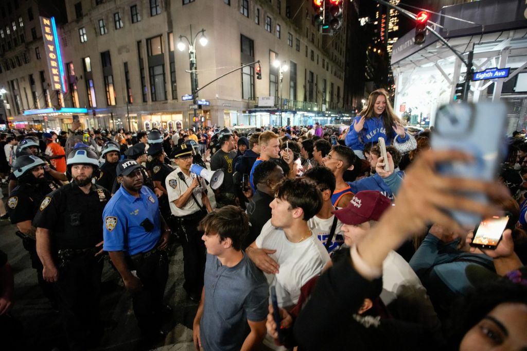 Knicks, NYC Officials Spar Over MSG Watch Parties