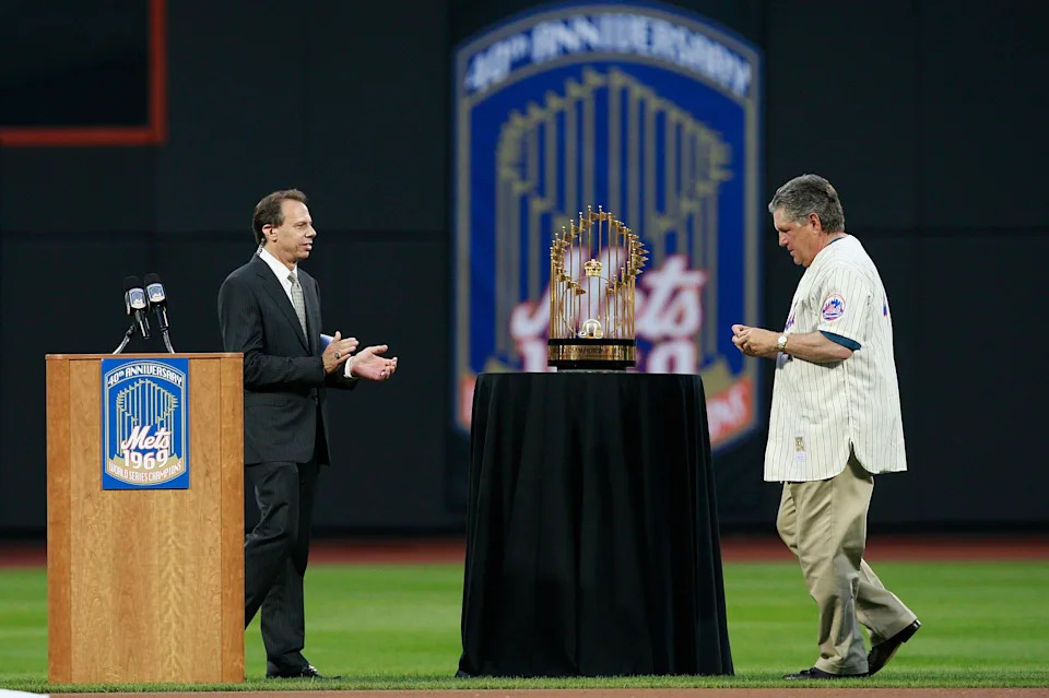 Tom Seaver is introduced during the presentation commemorating the New York Mets 40th anniversary of the 1969 World Series championship team in 2009 at Citi Field in New York.