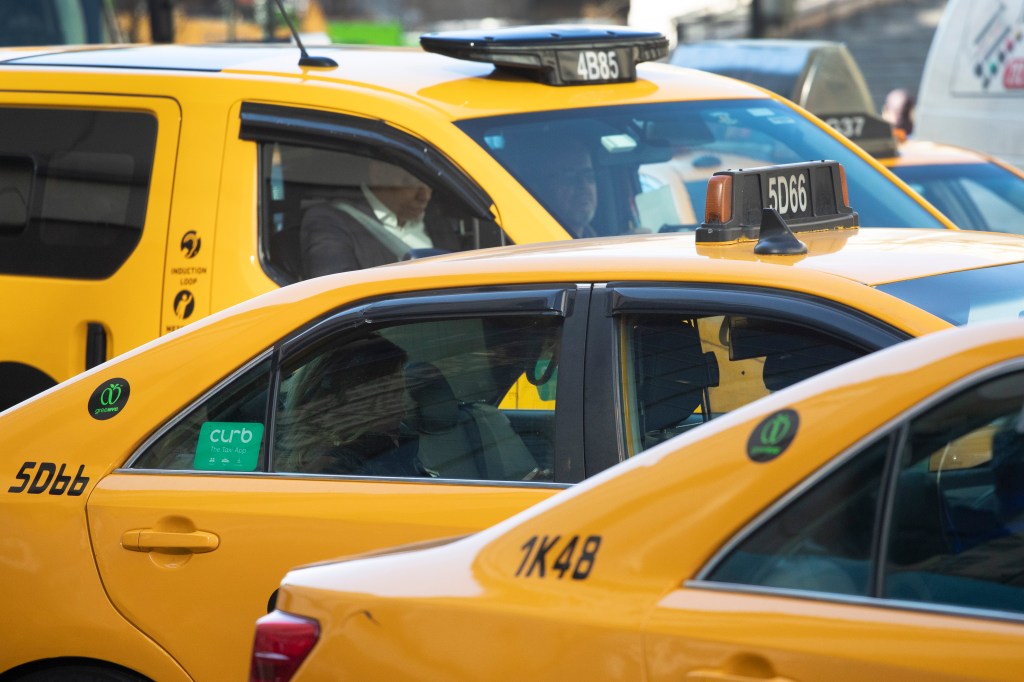 NYC taxi, rideshare drivers face an all-too common problem: There's nowhere to pee