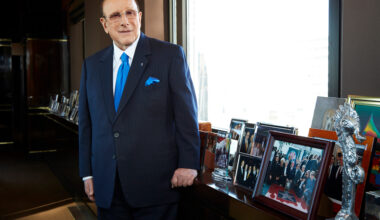 News 12 | Bronx | Clive Davis Music Industry Starmaker Has Died At 94