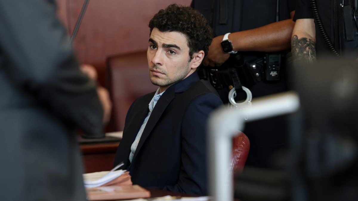 Luigi Mangione hearing delayed after DA fails to tell jail – NBC New York