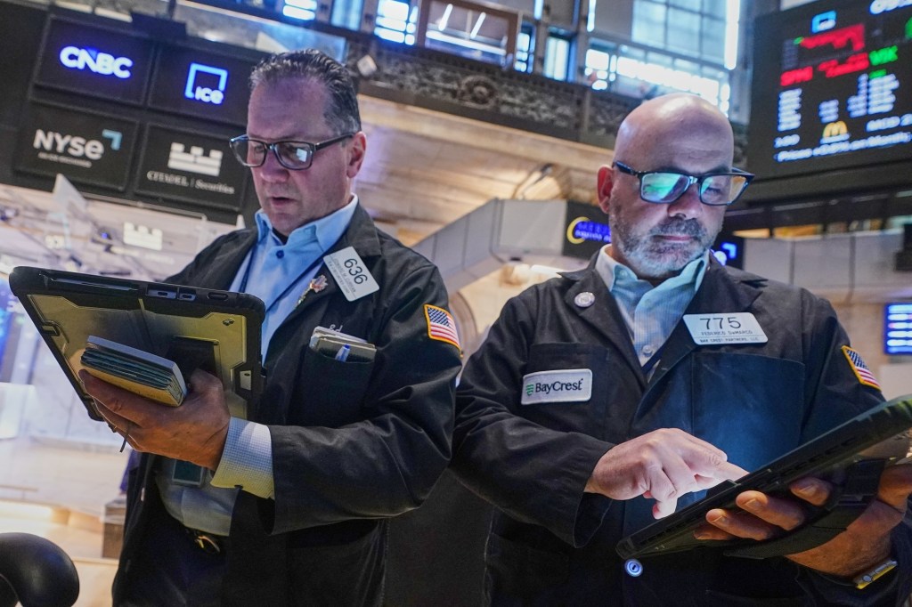 US stocks drift as oil falls and Wall Street waits for SpaceX's debut