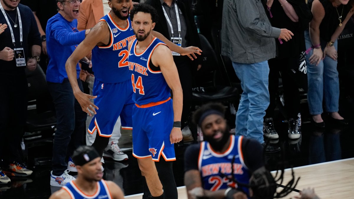 Inspired by Mitchell Robinson, Knicks bench shines against Spurs – NBC New York